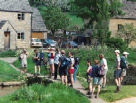 04 2 HMC in Cotswolds, Upper Slaughter.jpg (118738 bytes)