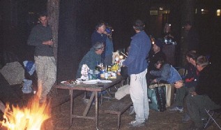 06 Yosemite campsite fire gazing.jpg (87140 bytes)