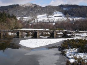 Dolgellau bridge 2.JPG (117149 bytes)