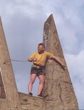 Phil Whitehurst belaying on Top.jpg (91034 bytes)